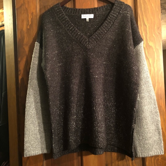 ❤️NWT MICHAEL STARS Black Color Block Sweater - Picture 2 of 7